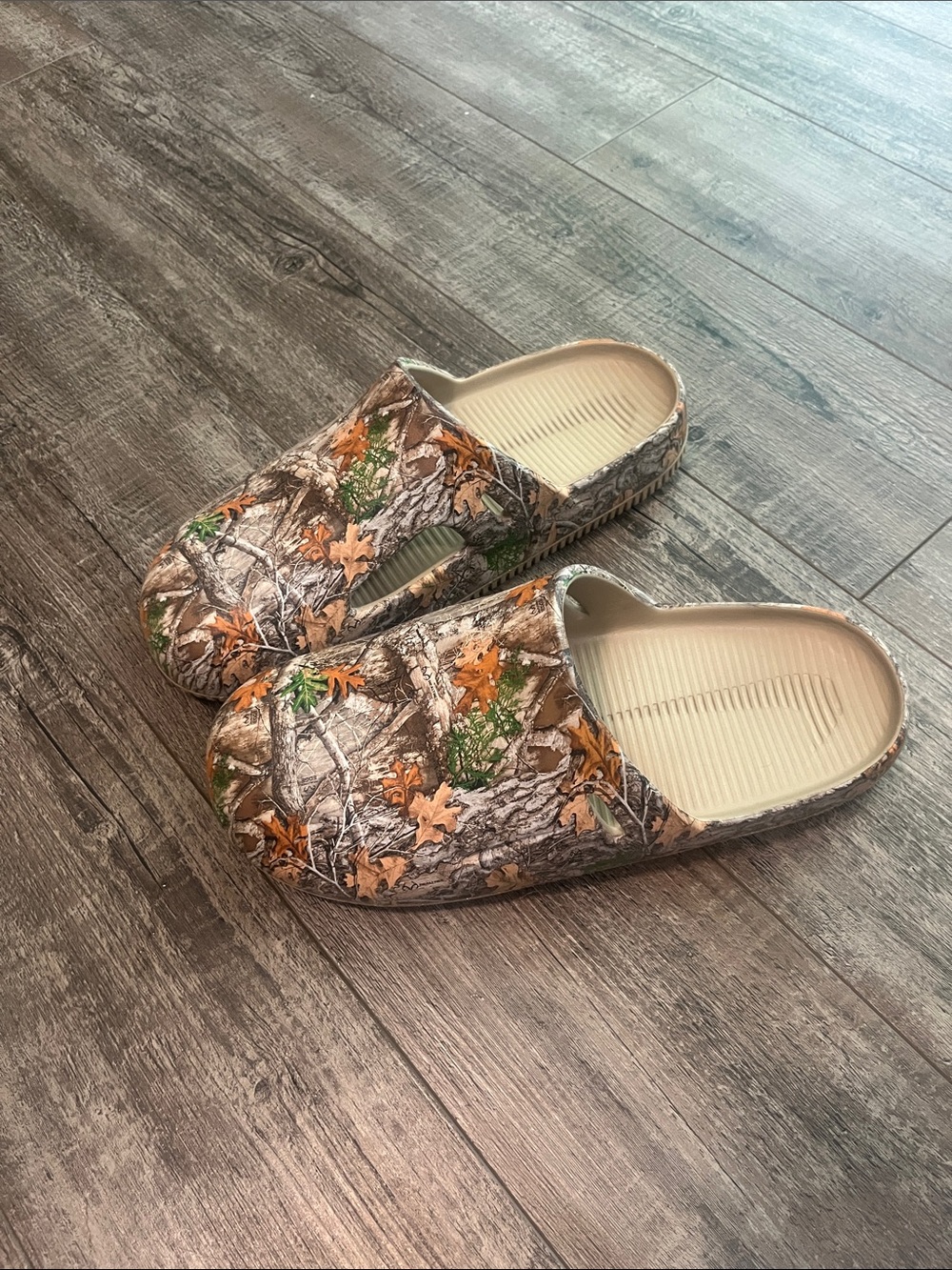 Nike calm real tree slides